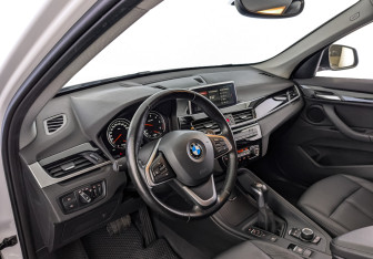 Подержанный автомобиль BMW X1 2020 года (15 фото)