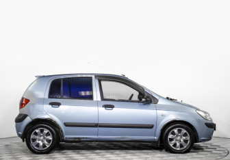 Подержанный автомобиль Nissan Tiida Hatchback 2010 года (4 фото)