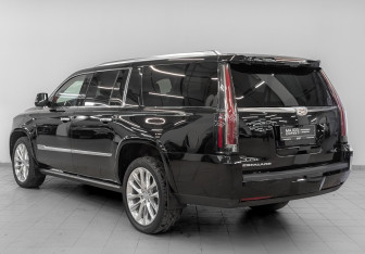 Подержанный автомобиль Cadillac Escalade Suv 2019 года (7 фото)