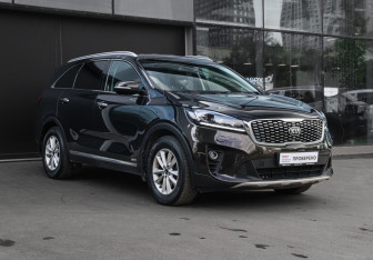 Подержанный автомобиль Kia Sorento 2019 года (3 фото)