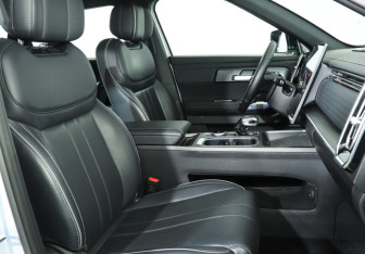 Подержанный автомобиль Jaecoo J7 2024 года (15 фото)