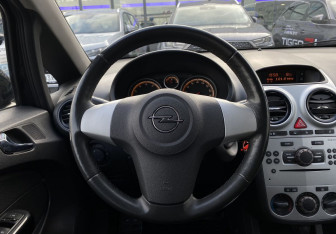 Подержанный автомобиль Opel Corsa 2009 года (13 фото)