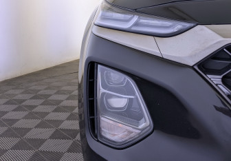 Подержанный автомобиль Hyundai Santa Fe 2019 года (17 фото)