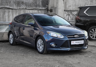 Подержанный автомобиль Ford Focus Hatchback 2012 года (3 фото)