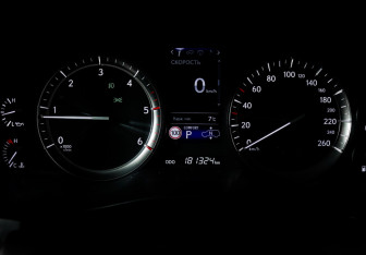 Подержанный автомобиль Lexus LX 2015 года (11 фото)