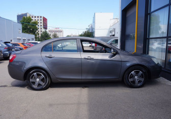 Подержанный автомобиль Geely Emgrand EC7 Sedan 2012 года (4 фото)