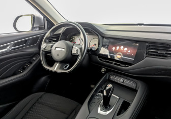 Подержанный автомобиль Haval F7 2021 года (28 фото)