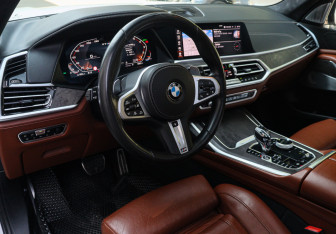 Подержанный автомобиль BMW X7 2020 года (17 фото)