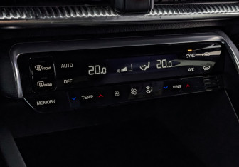 Подержанный автомобиль Kia K5 2021 года (20 фото)