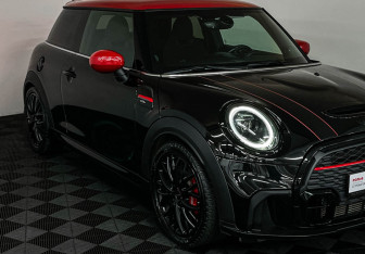 Подержанный автомобиль MINI Hatch 2021 года (19 фото)