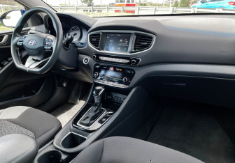 Подержанный автомобиль Hyundai IONIQ 2019 года (9 фото)