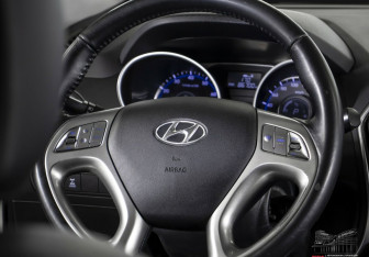 Подержанный автомобиль Hyundai ix35 2012 года (11 фото)