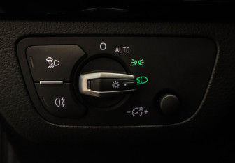 Подержанный автомобиль Audi Q5 2021 года (12 фото)