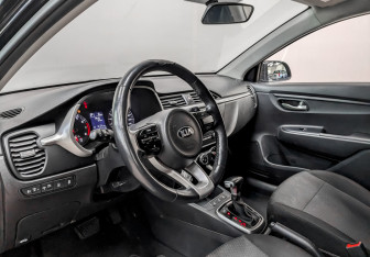 Подержанный автомобиль Kia Rio Hatchback 2021 года (16 фото)