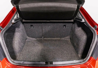 Подержанный автомобиль Skoda Rapid Liftback 2014 года (10 фото)