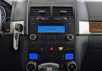 Подержанный автомобиль Volkswagen Touareg 2009 года (17 фото)