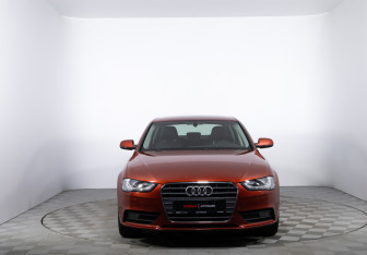 Подержанный автомобиль Audi A4 Sedan 2013 года (2 фото)