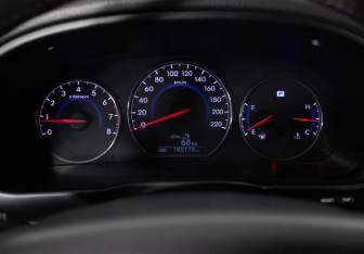 Подержанный автомобиль Hyundai Santa Fe 2011 года (12 фото)