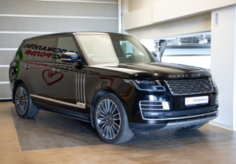 Подержанный автомобиль Land Rover Range Rover 2021 года (3 фото)