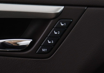 Подержанный автомобиль Lexus RX 2017 года (16 фото)