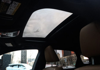 Подержанный автомобиль Lexus RX 2023 года (15 фото)