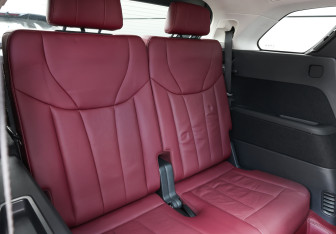 Подержанный автомобиль Hongqi E-HS9 2020 года (13 фото)