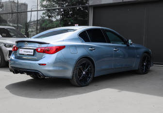 Подержанный автомобиль Infiniti Q50 2014 года (4 фото)