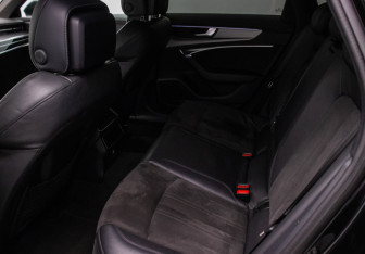 Подержанный автомобиль Audi A6 Sedan 2018 года (11 фото)