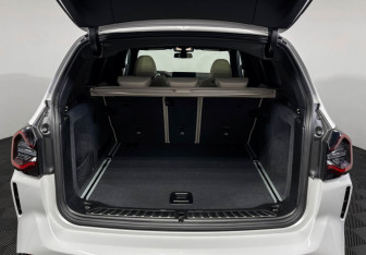 Подержанный автомобиль BMW X3 2022 года (9 фото)