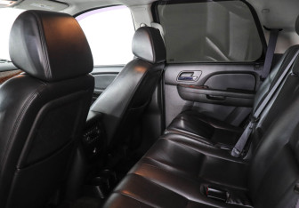 Подержанный автомобиль Chevrolet Tahoe 2008 года (8 фото)