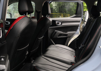 Подержанный автомобиль Haval H3 2024 года (8 фото)