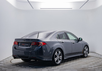 Подержанный автомобиль Honda Accord Sedan 2011 года (5 фото)