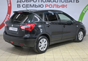 Подержанный автомобиль Suzuki SX4 Hatchback 2016 года (4 фото)
