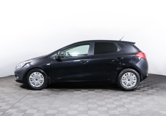 Подержанный автомобиль Kia Ceed Hatchback 2013 года (3 фото)
