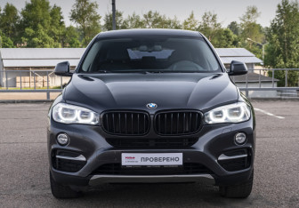 Подержанный автомобиль BMW X6 2016 года (2 фото)