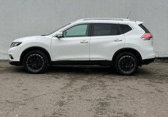 Подержанный автомобиль Nissan X-Trail 2016 года (8 фото)