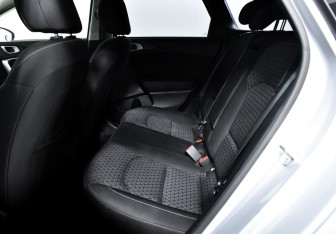 Подержанный автомобиль Kia Ceed Wagon 2020 года (12 фото)