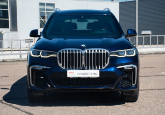 Подержанный автомобиль BMW X7 2021 года (2 фото)