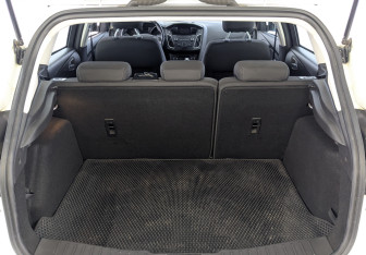 Подержанный автомобиль Ford Focus Hatchback 2018 года (10 фото)