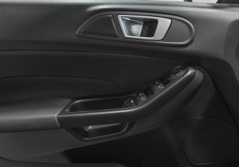 Подержанный автомобиль Ford Fiesta Sedan 2017 года (9 фото)