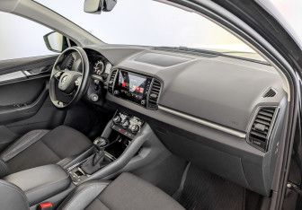 Подержанный автомобиль Skoda Karoq 2021 года (11 фото)