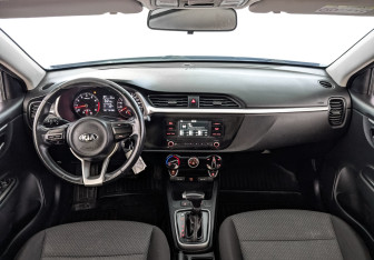 Подержанный автомобиль Kia Rio Hatchback 2021 года (13 фото)