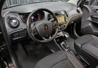 Подержанный автомобиль Renault Kaptur 2019 года (16 фото)