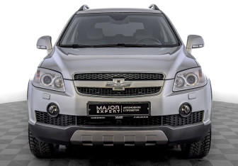 Подержанный автомобиль Chevrolet Captiva 2011 года (2 фото)