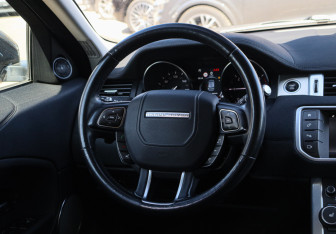 Подержанный автомобиль Land Rover Range Rover Evoque 2018 года (12 фото)