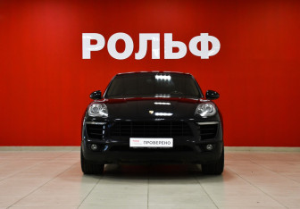 Подержанный автомобиль Porsche Macan 2015 года (2 фото)