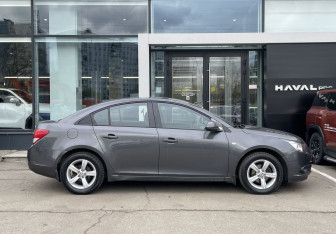 Подержанный автомобиль Chevrolet Cruze Sedan 2012 года (4 фото)