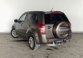 Подержанный автомобиль Suzuki Grand Vitara 2013 года (4 фото)