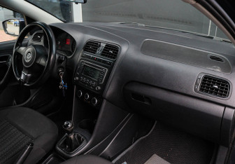 Подержанный автомобиль Volkswagen Polo Sedan 2012 года (7 фото)