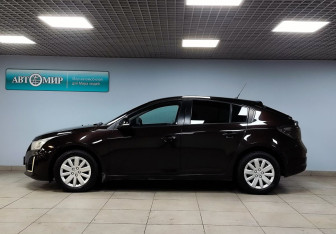 Подержанный автомобиль Chevrolet Cruze Hatchback 2014 года (8 фото)